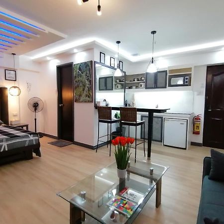 Condo Azur Suites E507 Near Airport, Netflix, Stylish, Cozy With Swimming Pool Мактан Екстериор снимка