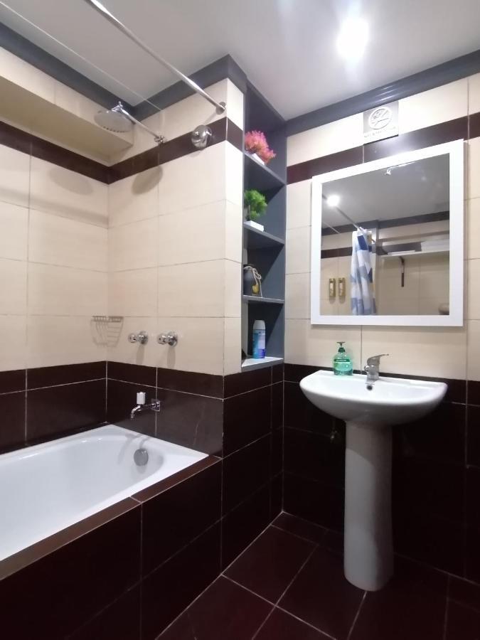 Condo Azur Suites E507 Near Airport, Netflix, Stylish, Cozy With Swimming Pool Мактан Екстериор снимка
