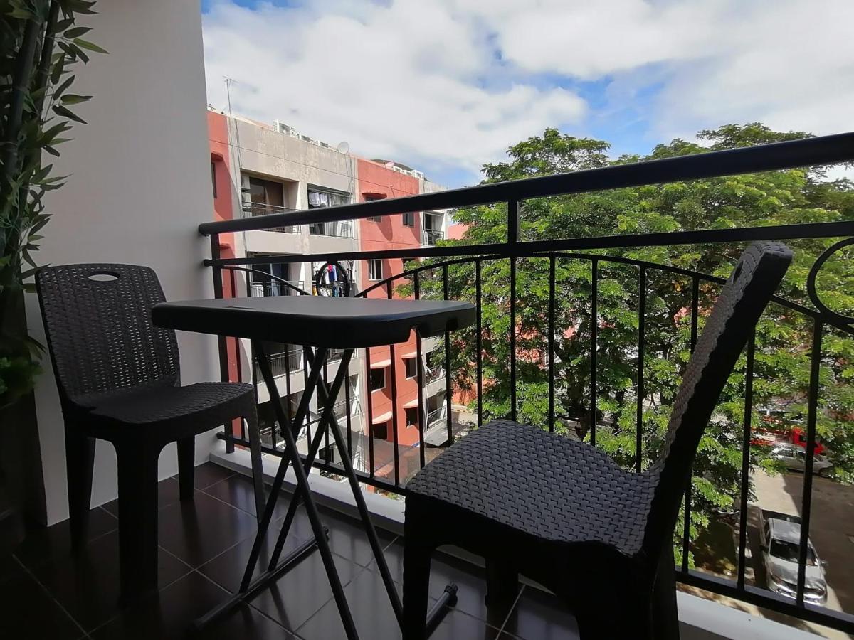 Condo Azur Suites E507 Near Airport, Netflix, Stylish, Cozy With Swimming Pool Мактан Екстериор снимка